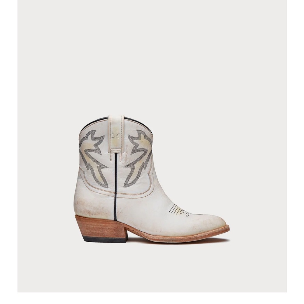Mescalero boots size 7.5 US in White